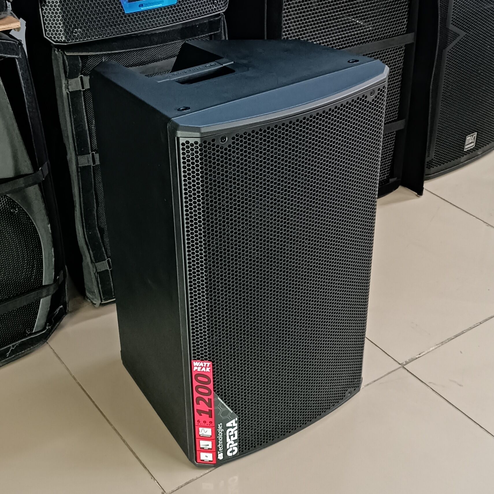 dB Technologies OPERA15 Aktif 15 İnç Hoparlör
