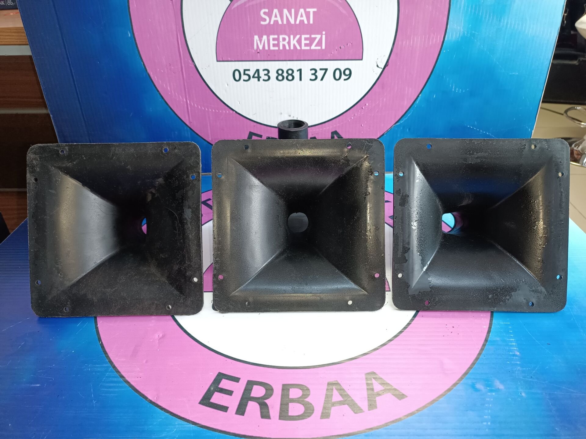 21.5x21.5 PLASTİK HORN
